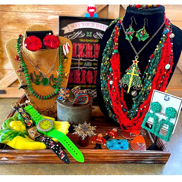 Vintage Christmas Holiday Large Lot of 🎄December Theme Quality Jewelry Bundle🎁🎁 - Picture 12 of 16